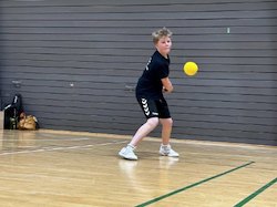 Er du klar til en masse tennis, sved på panden og gode kampe?